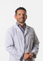 Dr. Gustavo Correa